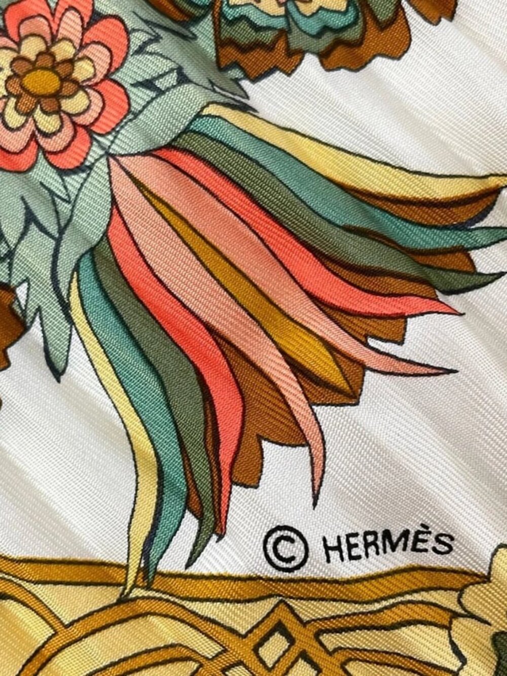 HERMES Caleprice Yellow Green Multi Scarf - Picture 2 of 4